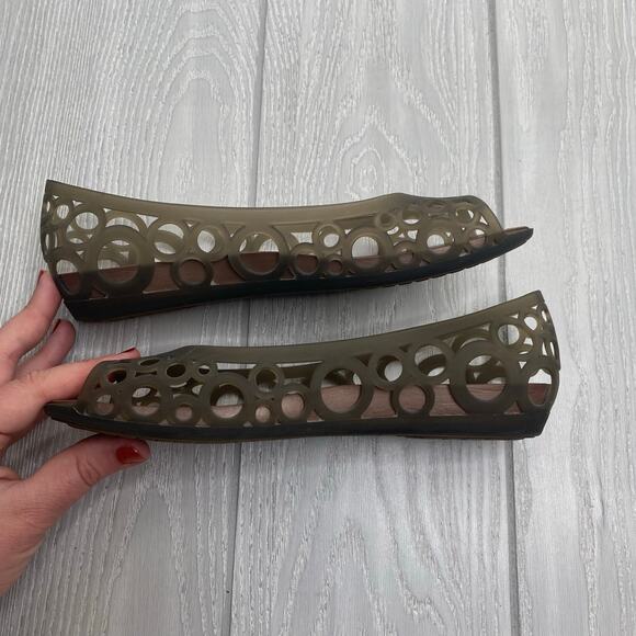 Crocs Women's Tan Smoked Jelly Rubber Peep Toe Adrina Flats Size 8 - Picture 4 of 10